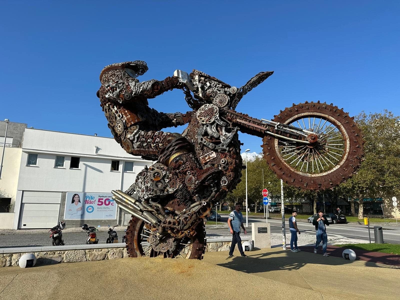 Visita à Estátua Paulo Gonçalves - foto 3